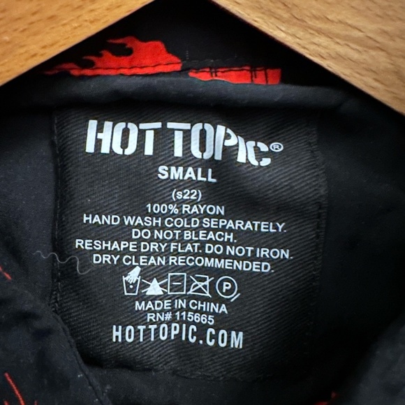 Graphic button down - Picture 3 of 3